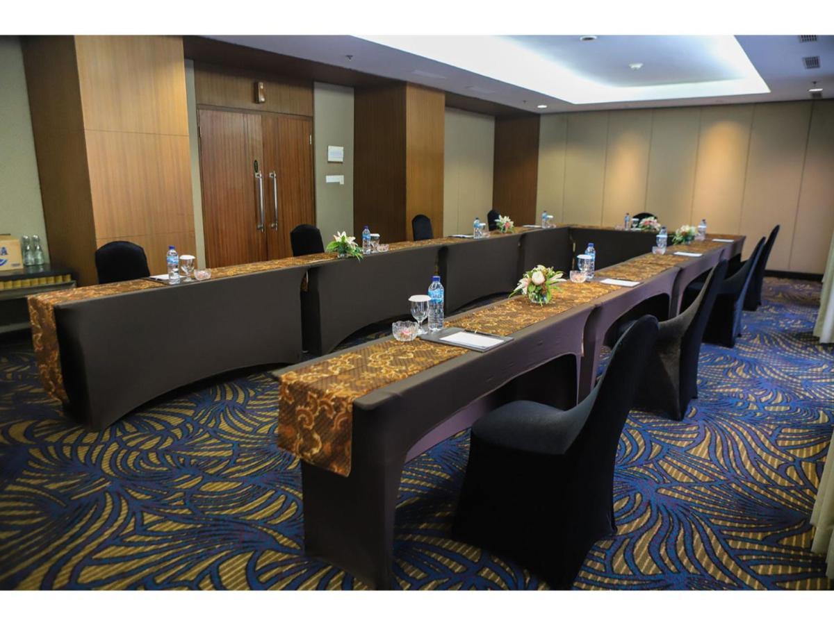 Royal Ambarrukmo Yogyakarta Hotel Maguwo Exterior photo
